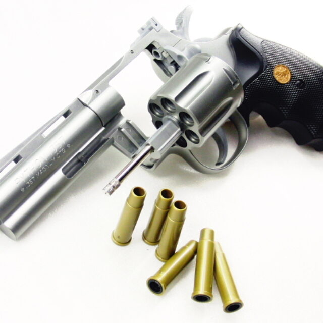 クラウン コルト パイソン 4インチ コッキングを徹底レビュー！名銃の