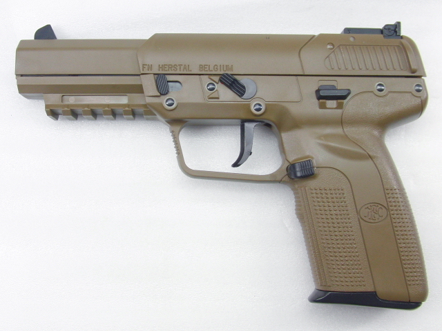 エアガンレビュー　マルシン　FN Five-seveN ファイブセブン　バージョン2　CO2ブローバックガスガン