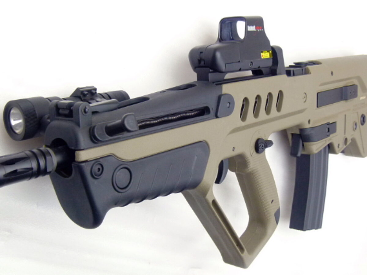 S&T TAVOR-21 PROレビュー｜Bullpupデザインの電動ガンの精度と操作感